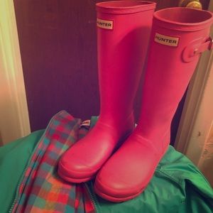 (Pink) Hunter rain boots !